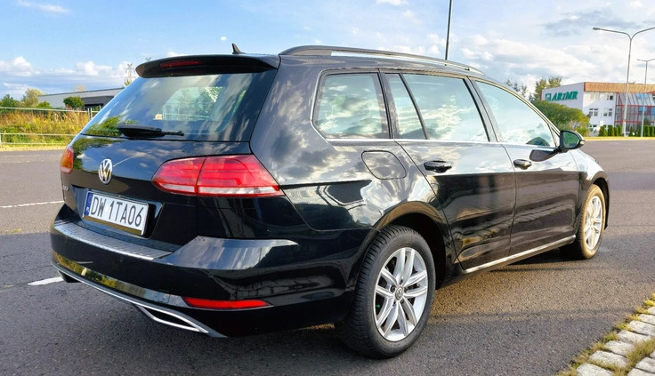 Volkswagen Golf cena 48900 przebieg: 211000, rok produkcji 2018 z Wrocław małe 211